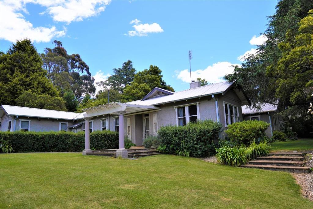 Robin Hill Manor