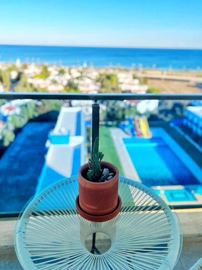 Amazing seaview studio with pool-steps away beach photo 4