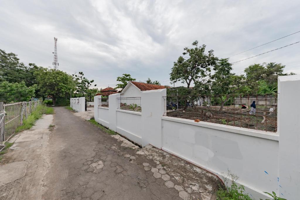RedDoorz Syariah near Alun Alun Ciledug Cirebon photo 4