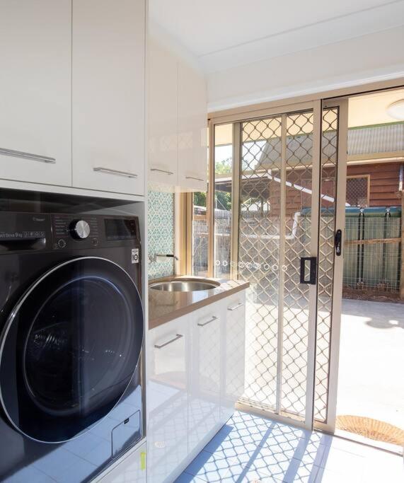 46 Sovereign - sleeps 6 - pet friendly photo 3