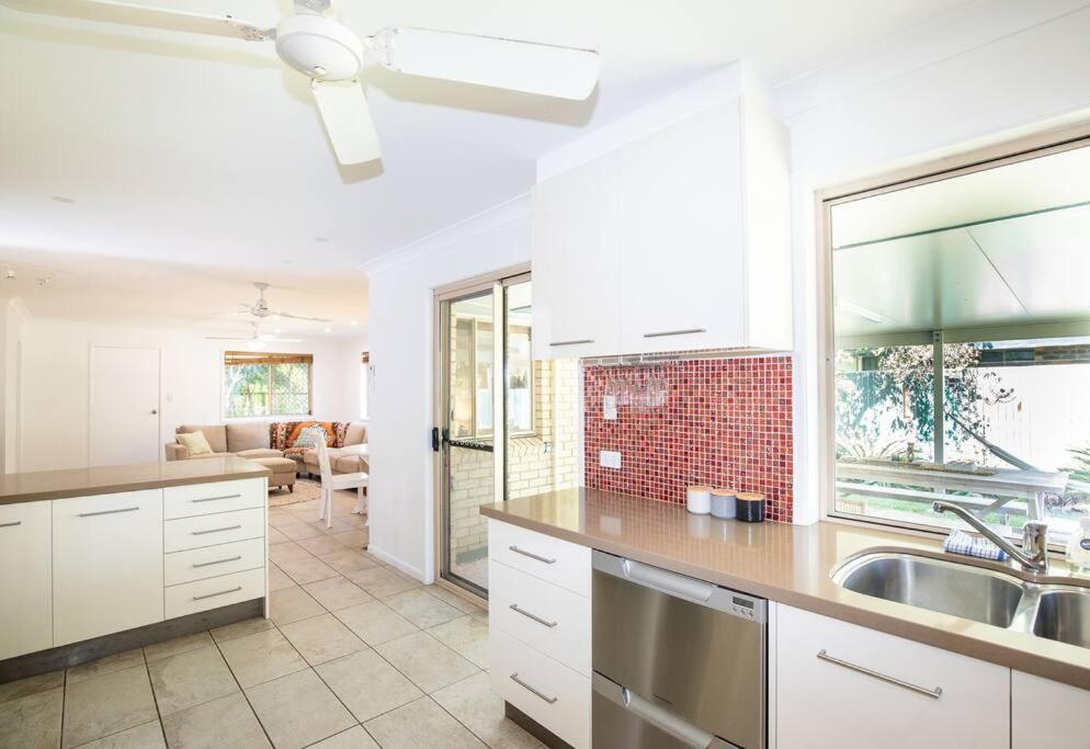46 Sovereign - sleeps 6 - pet friendly photo 2
