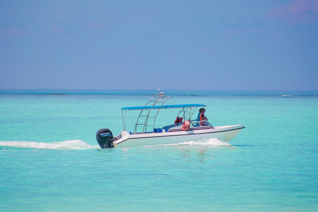 Tropica Thoddoo Inn, Maldives photo 1