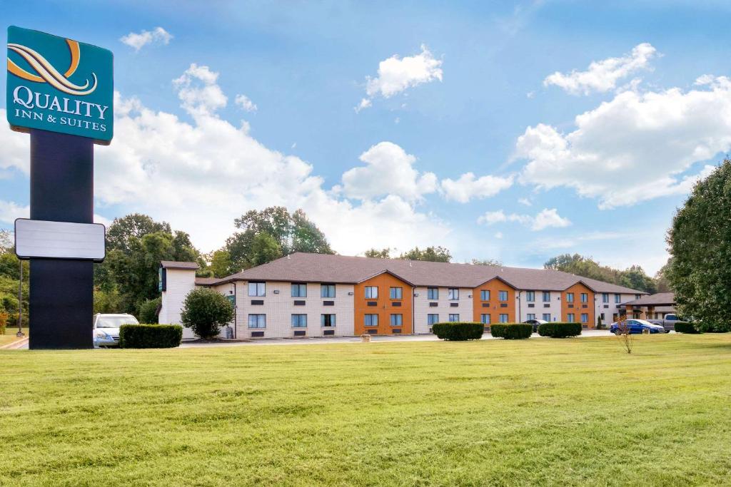 Quality Inn & Suites Metropolis I-24 image