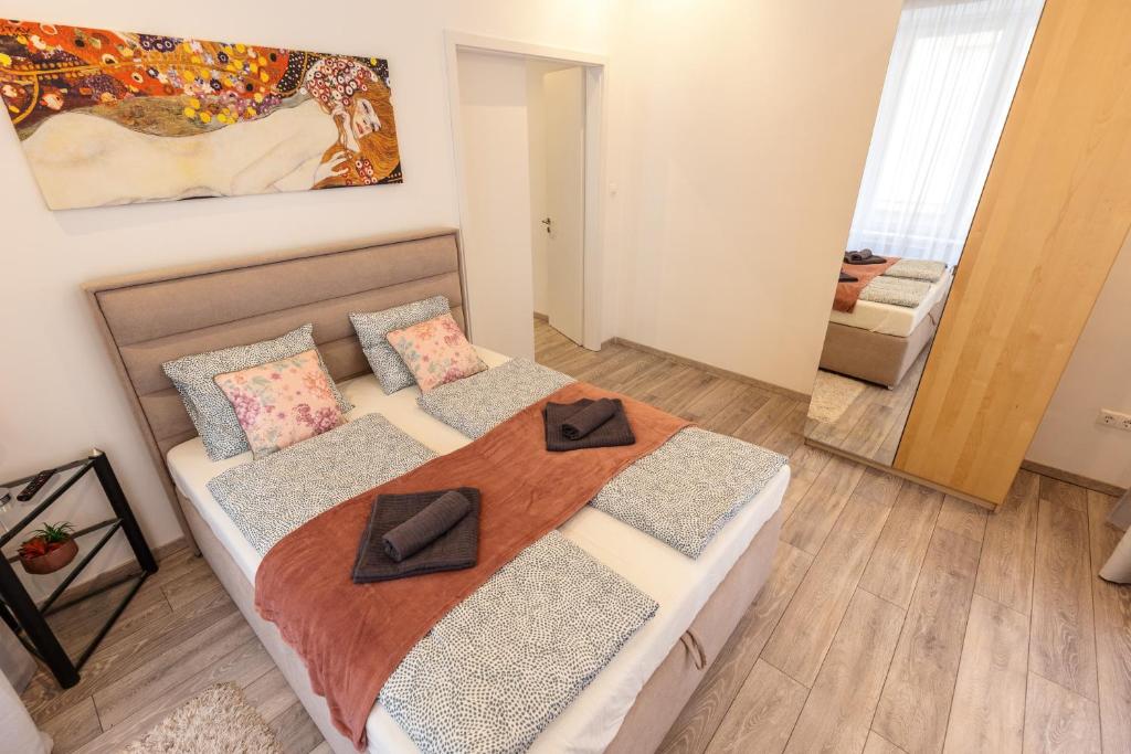 Karavan Corner Apartments - Tap to explore photos