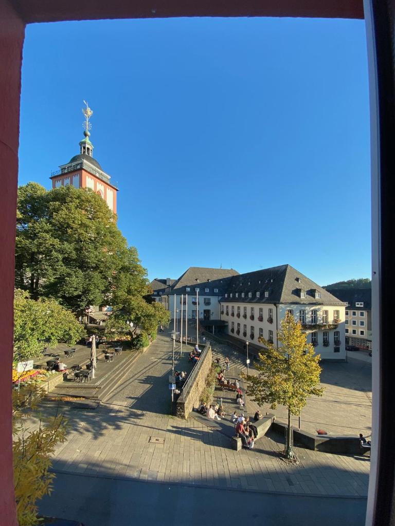 Fuchsbau unterm Krönchen photo 2