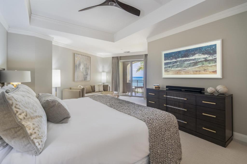 Luxurious Condo with Private Ocean Views Directly on Seven Mile Beach condo photo 1
