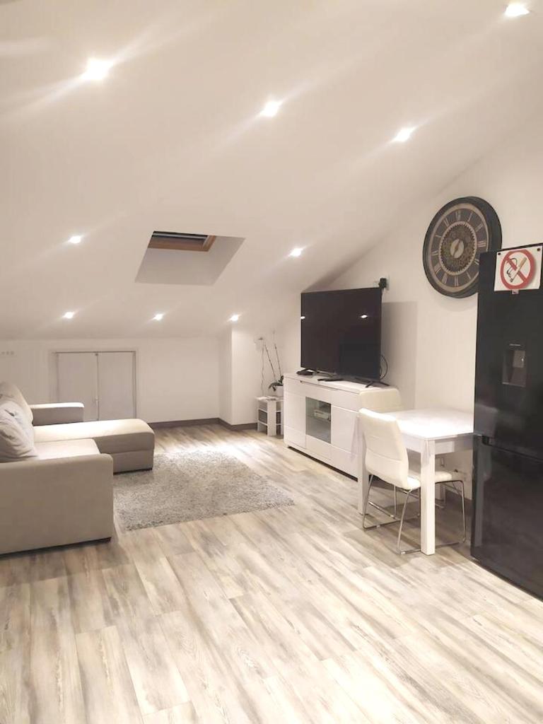 Appartement d'une chambre avec piscine privee jacuzzi et terrasse a Aiguillon photo 1