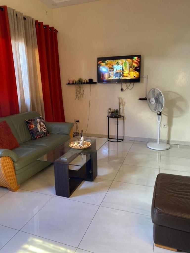 Maison Oceane a Zac MBAO photo 1
