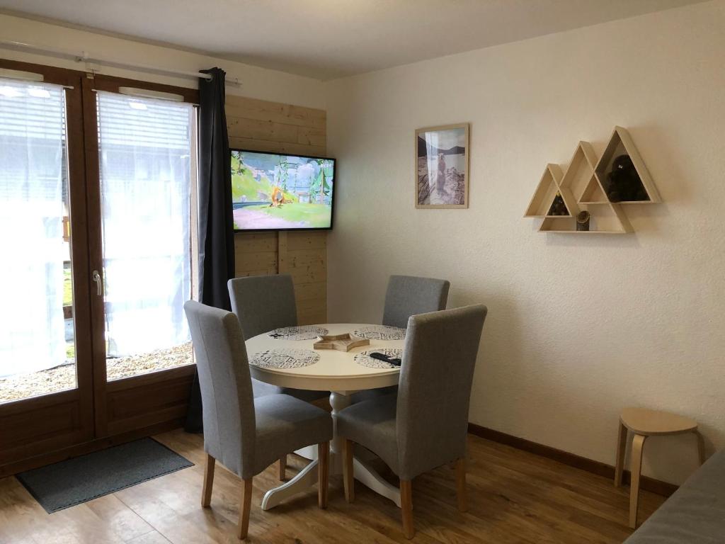 Le chalet de "Lamarmotte" T3 rénové avec terrasse sud en rez de jardin photo 4