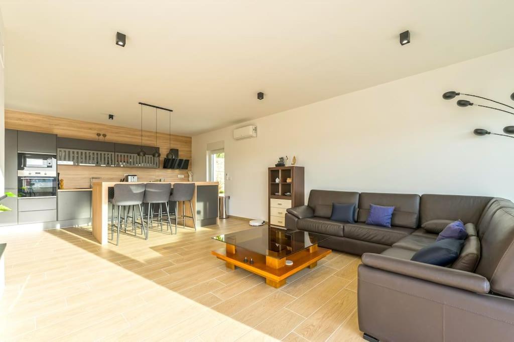 Villa Danijela, brand new villa with private pool photo 1