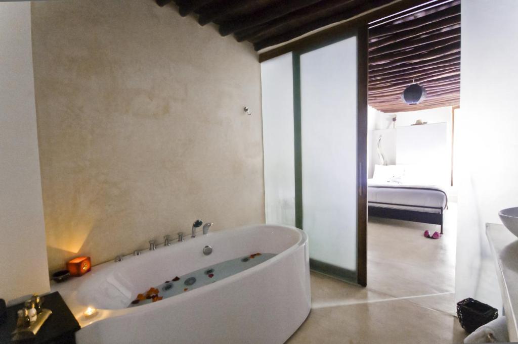 Двухместный (Двухместный номер с 1 кроватью и ванной), Riad El Maâti