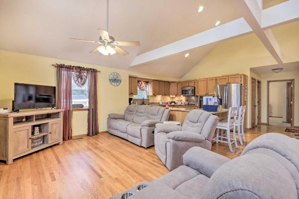 Lazy RS Lakehouse with Private Hot Tub and Boat Dock photo 3