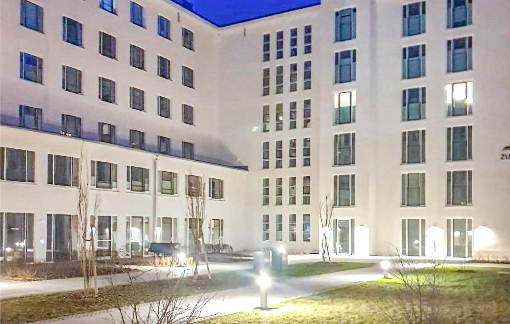 Awesome Apartment In Binz Ot Prora With Sauna, Wifi And 2 Bedrooms photo 1