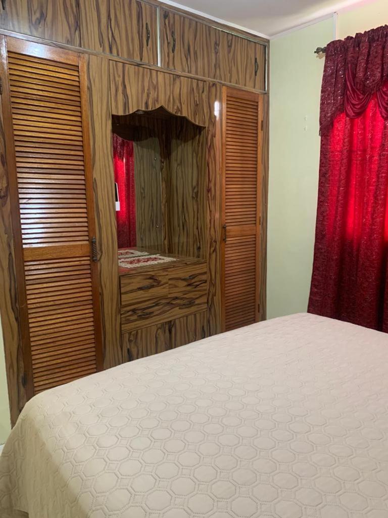 Sasha’s Holiday Home Oistins Barbados photo 4