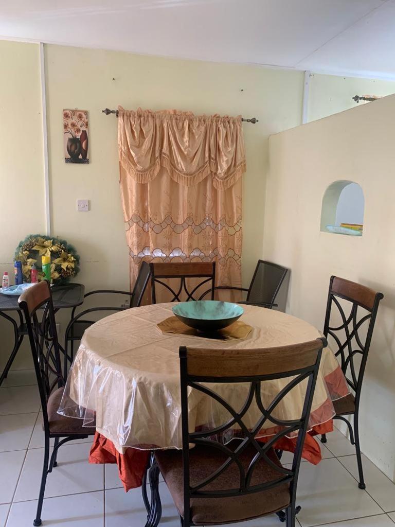 Sasha’s Holiday Home Oistins Barbados photo 2