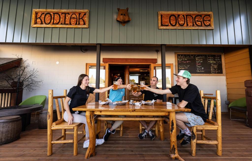 The Raging Elk Adventure Lodging photo 1