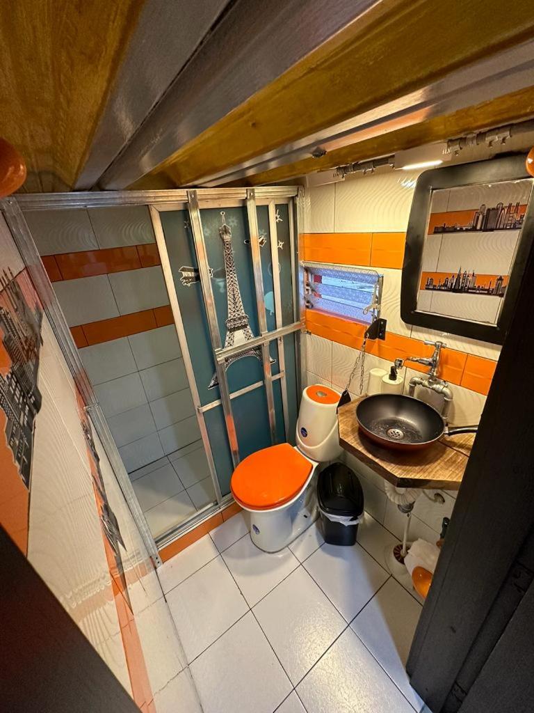 Habitación con baño privado en aparthotel photo 1