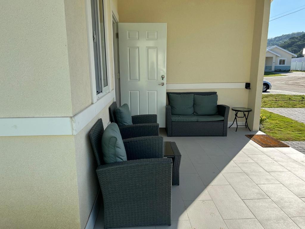 Seamist villa @Oceanpointe Lucea comfy 2BR w/pool gym & parking photo 3