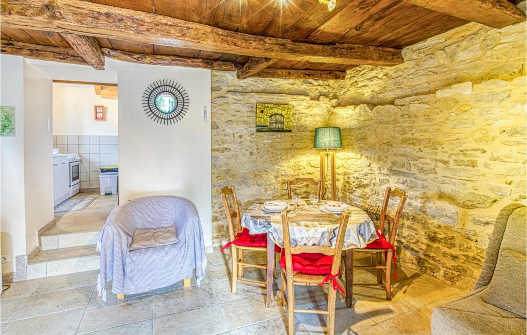 Amazing Home In Castelnau-d-mandailles With Outdoor Swimming Pool, Heated Swimming Pool And 1 Bedrooms photo 4