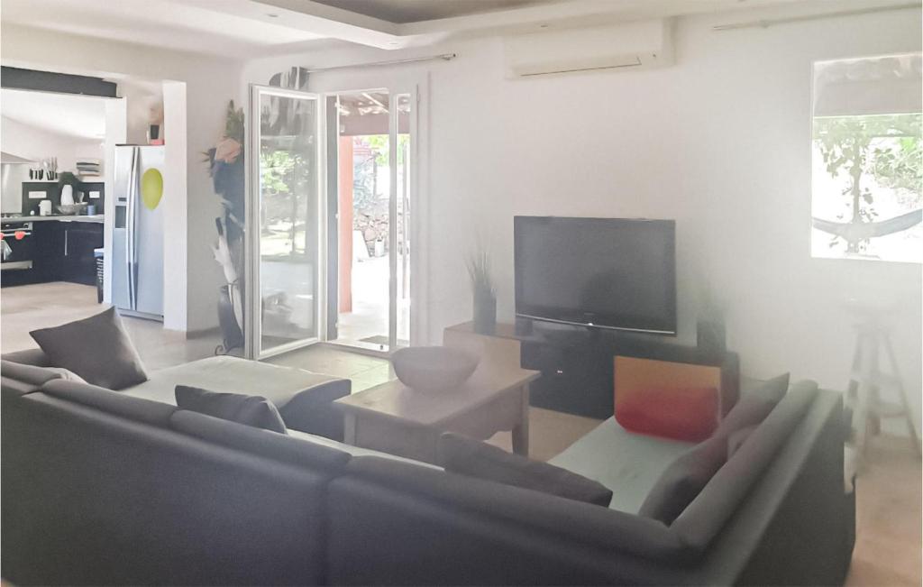 Stunning Home In Rians With Outdoor Swimming Pool, 5 Bedrooms And Wifi photo 2