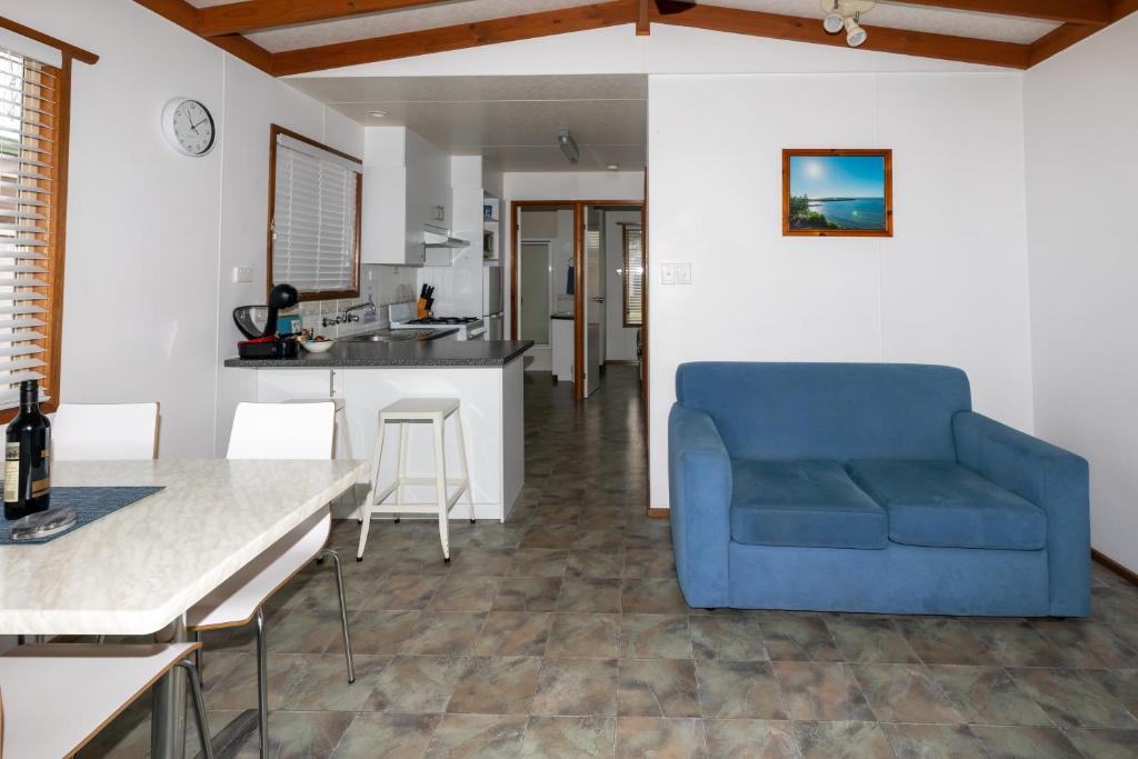 Edithburgh Caravan Park - Tap to explore photos