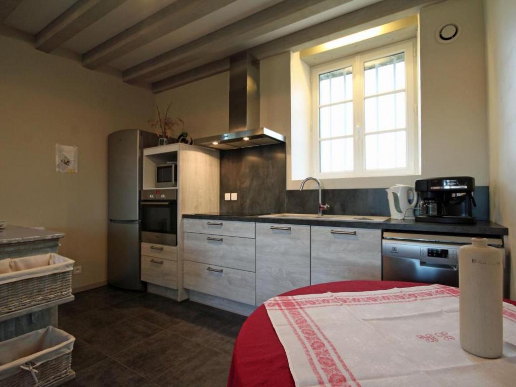Gîte Le Pin-la-Garenne, 4 pièces, 9 personnes - FR-1-497-165 photo 4
