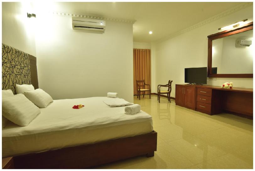 Hotel Queensbury Malabe photo 2