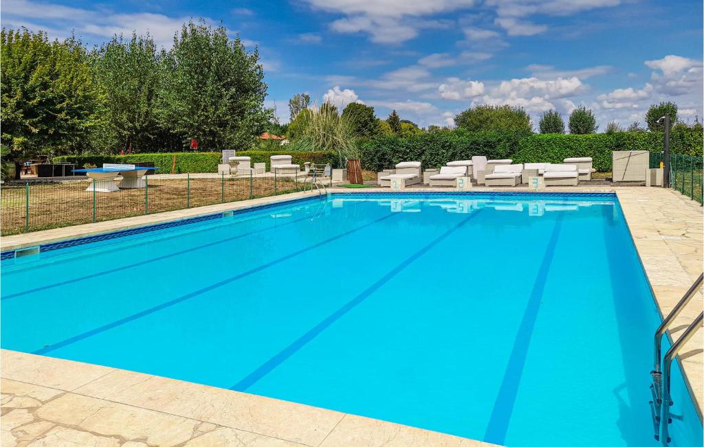 Beautiful Home In Sarrecave With Outdoor Swimming Pool And 2 Bedrooms photo 1