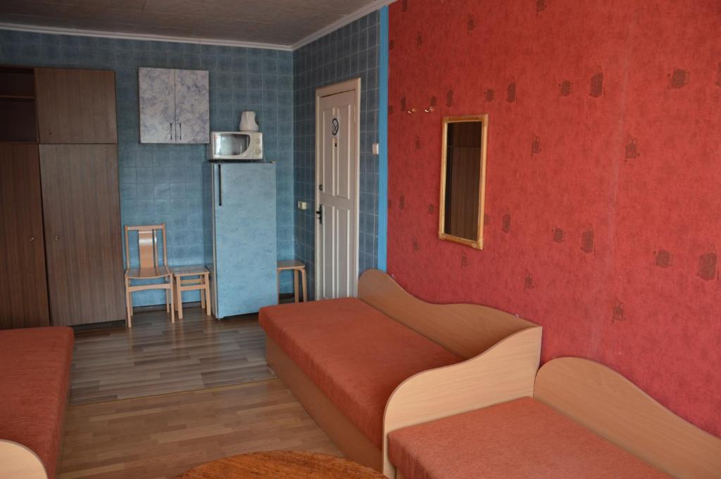 Chernobyl type rooms in a block flat house photo 1