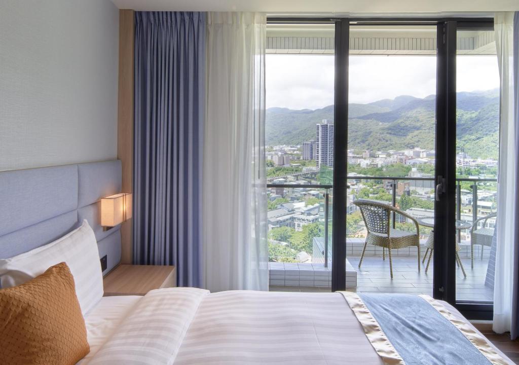 Lan Yang Seaview Hotel - Tap to explore photos