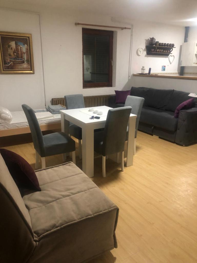 Apartman Petrovic- 300m od gondole