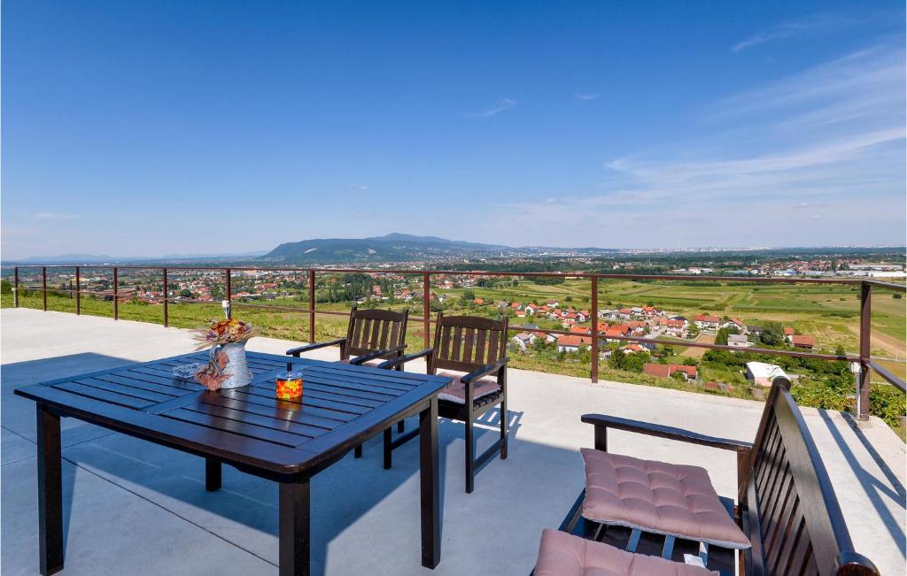 Beautiful Home In Sveta Nedjelja With Wifi, Private Swimming Pool And Outdoor Swimming Pool photo 2