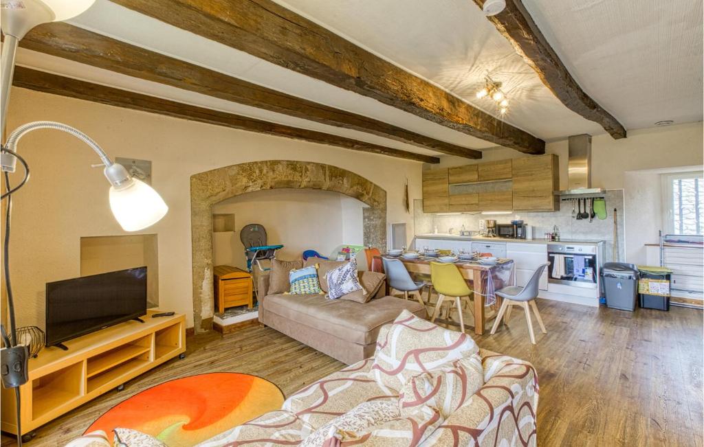 Awesome Home In Castelnau-d-mandailles With Outdoor Swimming Pool, Wifi And 2 Bedrooms photo 3