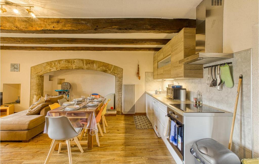 Awesome Home In Castelnau-d-mandailles With Outdoor Swimming Pool, Wifi And 2 Bedrooms photo 4