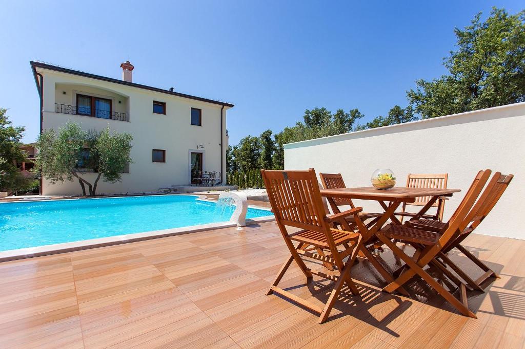 Villa Birikina apartments with pool photo 1