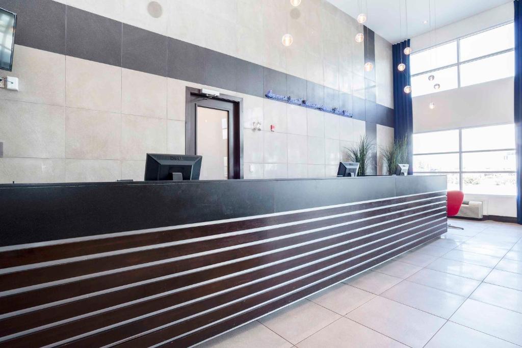 Sandman Signature Prince George Hotel photo 1