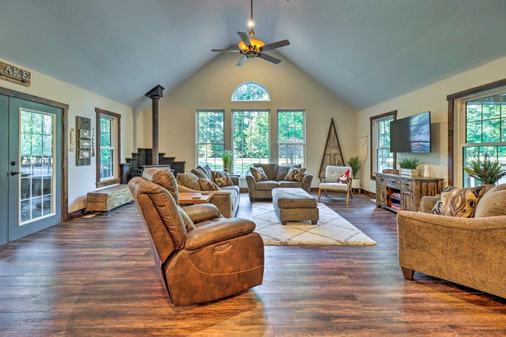 Albrightsville Retreat with Private Hot Tub! photo 4