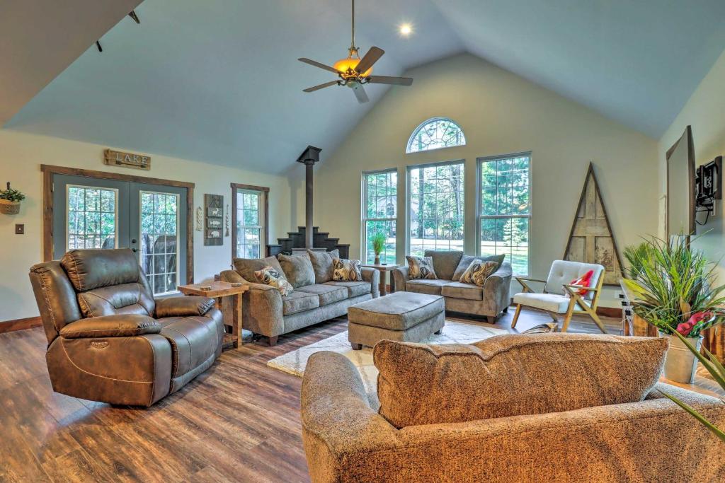 Albrightsville Retreat with Private Hot Tub! photo 2