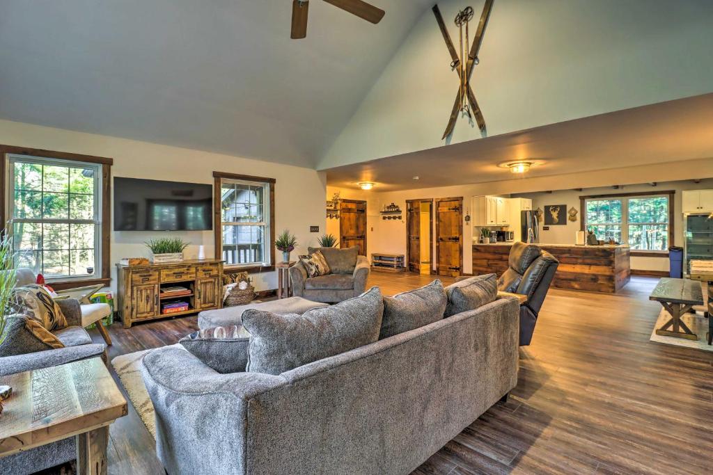 Albrightsville Retreat with Private Hot Tub! photo 3