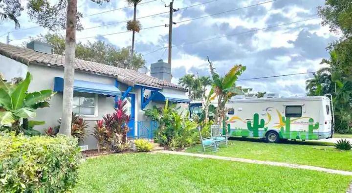 Cozy Cottage Near Beach photo 3