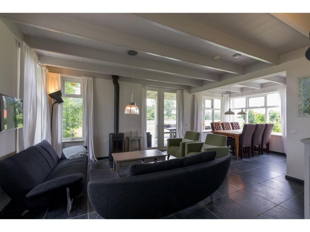 Authentic Zeeland farmhouse with many original details photo 2