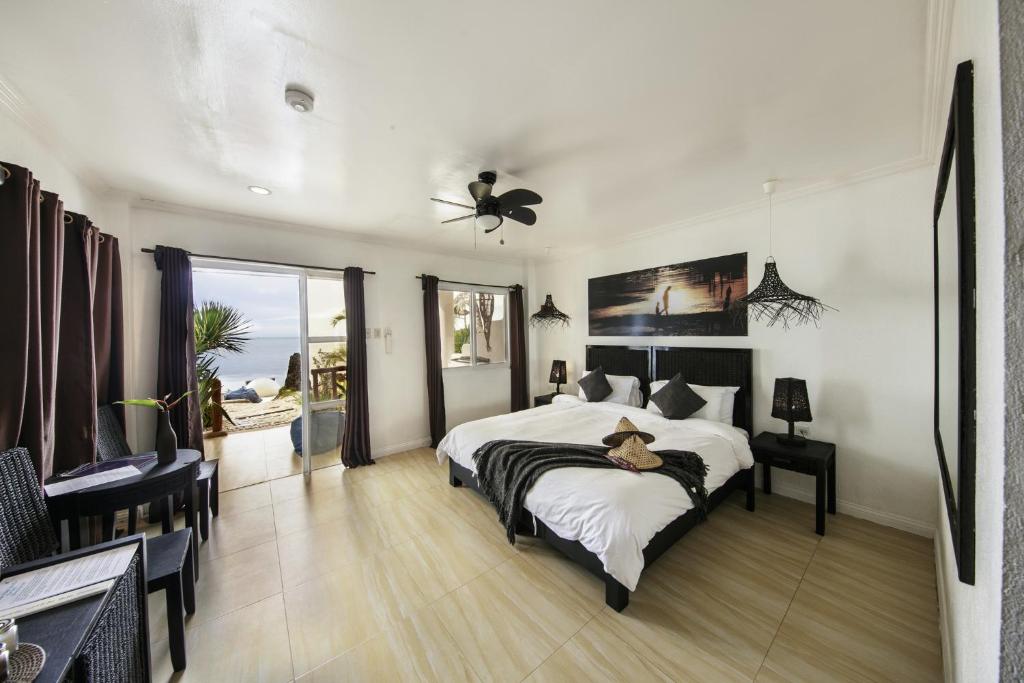 Ocean Vida Beach and Dive Resort photo 2