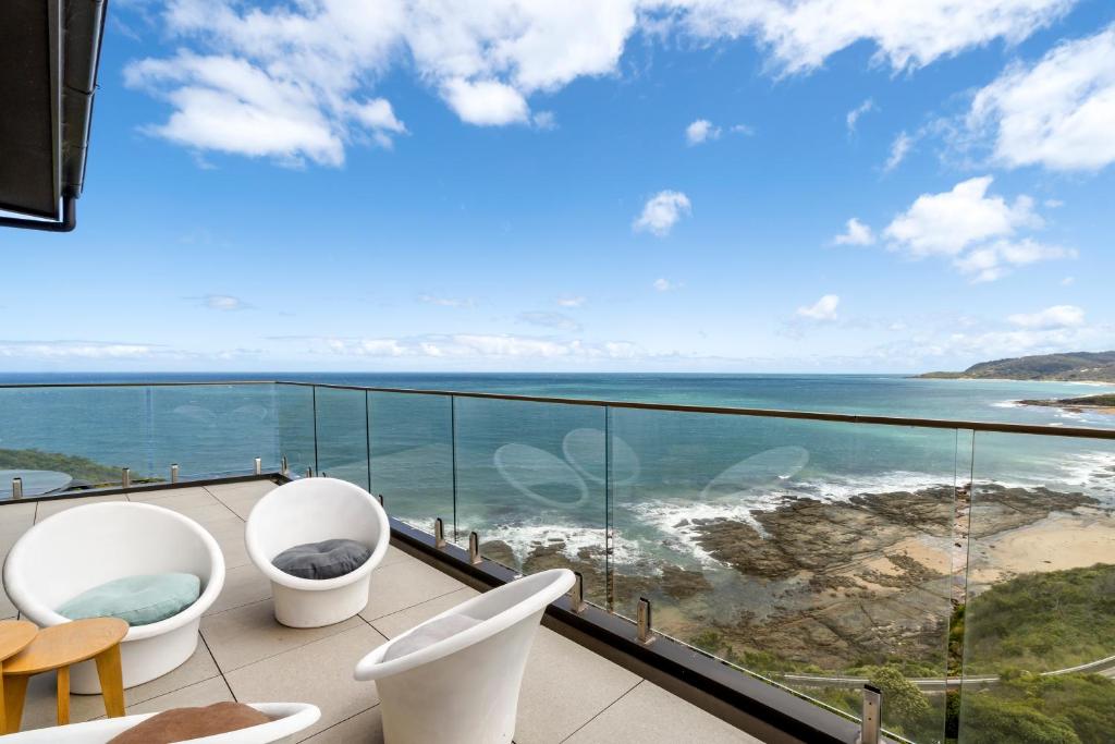 Glassy Point - 360 degree views photo 2