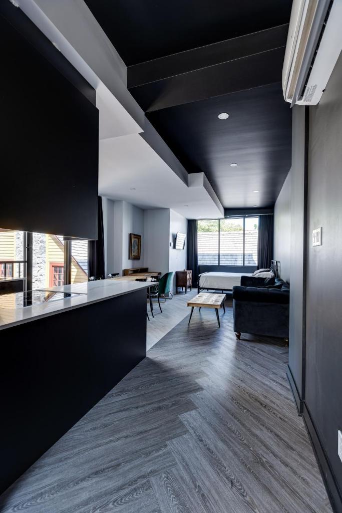 Le Black & White - Vieux-Terrebonne