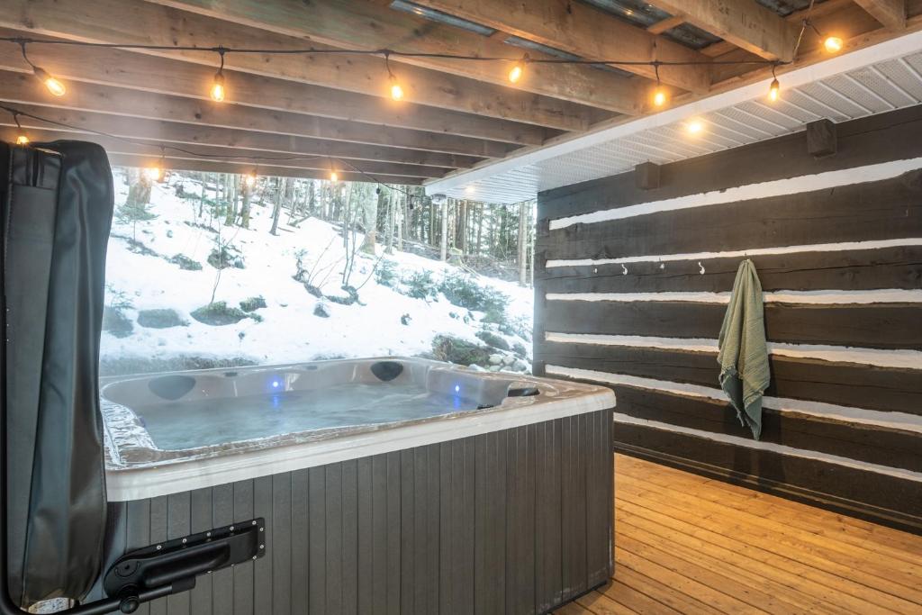 Chalet du Sous-Bois By My Tremblant Location photo 2