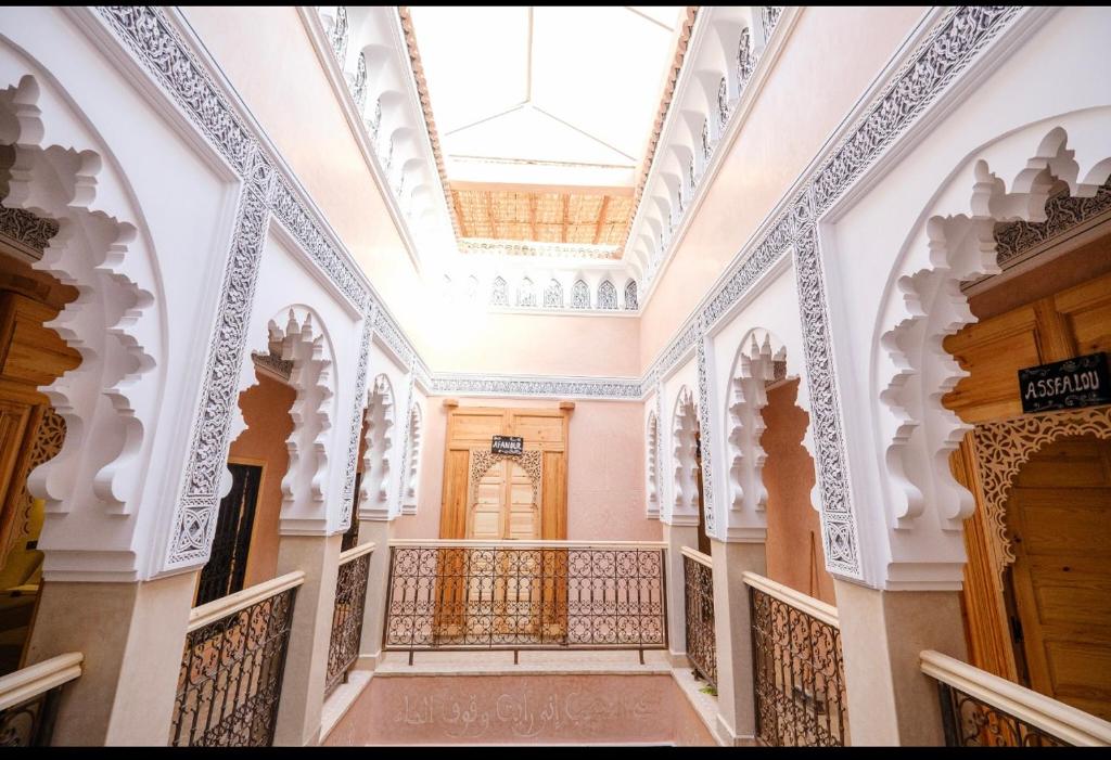 Riad Minami - Tap to explore photos