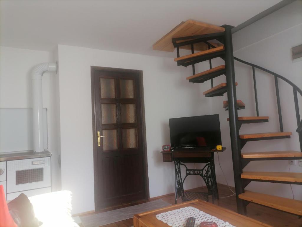 Vukadin photo 3