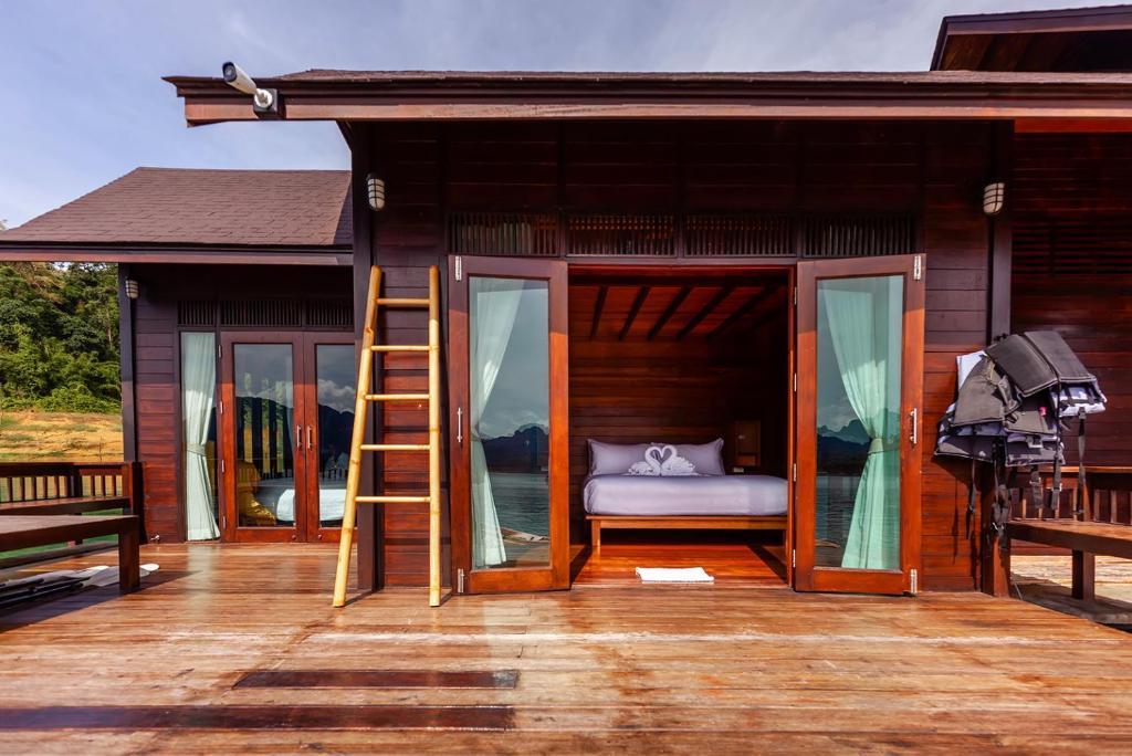 500 Rai Floating Resort photo 3