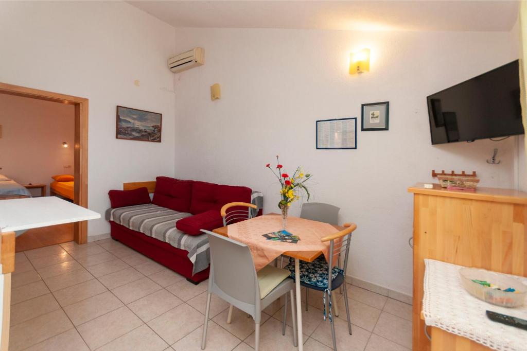 Apartments Mladen photo 4