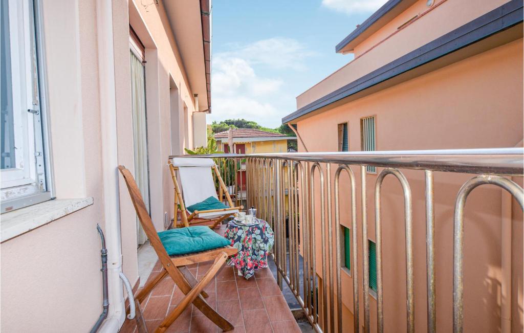 Nice Apartment In Marina Di Castagneto C With 1 Bedrooms And Wifi